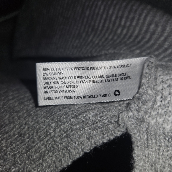 NWOT a new day gray sweater vest with white stripe design size s - Picture 4 of 5